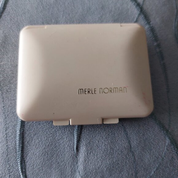 vintage unused Merle Norman Cosmetics, Tahiti Blue silky shadow - Picture 2 of 4